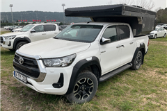6 - 2022 Toyota Hilux 2.4 D Adventure 2.4 4x2 ENTEGRE