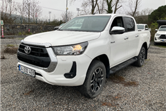 37 - 2021 Toyota Hilux 2.4 D Adventure 2.4 4x2 RC21