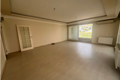 305736 BÜYÜKÇEKMECE CUMHURİYET MAHALLESİNDE GENİŞ ARA KAT DAİRE 