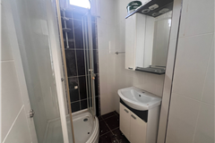305736 BÜYÜKÇEKMECE CUMHURİYET MAHALLESİNDE GENİŞ ARA KAT DAİRE 