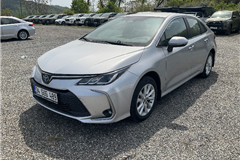 13 - 2023 Toyota Corolla 1.8 Hybrid Dream 