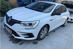 18 - 2022 Renault Megane 1.3 TCe Joy 