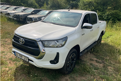 3 - 2022 Toyota Hilux 2.4 D Adventure 2.4 4x4