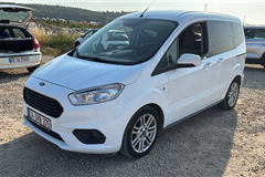 47 - 2023 Ford Tourneo Courier TITANIUM
