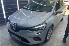 4 - 2021 Renault Clio 1.0 TCe Touch 