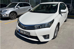 24 - 2014 Toyota Corolla 1.6 Advance 