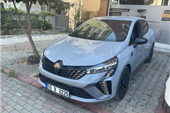 64 - 2023 Renault Clio 1.0 TCe techno