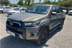 115 - 2023 Toyota Hilux 2.4 D Invincible 2.4 4x4 