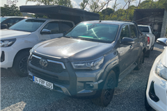 11 - 2022 Toyota Hilux 2.4 D Invincible 2.4 4x4 