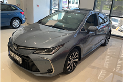32 - 2022 Toyota Corolla 1.8 Hybrid Passion X-Pack 