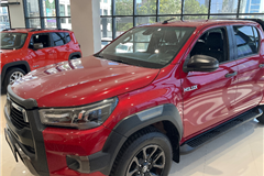 5 - 2020 Toyota Hilux 2.4 D Invincible 2.4 4x4 