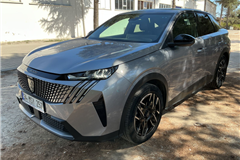42 - 2025 Peugeot 3008 1.2 PureTech Allure 