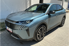 41 - 2024 Peugeot 3008 1.2 PureTech Allure 
