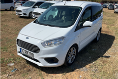 35 - 2023 Ford Tourneo Courier 1.0