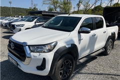 28 - 2022 Toyota Hilux 2.4 D Adventure 2.4 4x2 