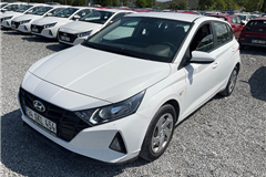 32 - 2023 Hyundai i20 1.4 MPI Jump 