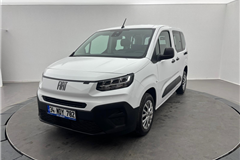 60 - 2025 Fiat Doblo Combi 