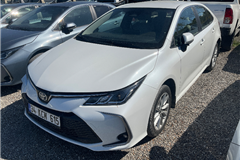 79 - 2023 Toyota Corolla 1.8 Hybrid Dream 
