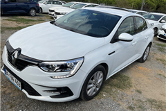 32 - 2022 Renault Megane 1.3 TCe Joy 