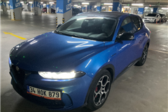 4 - 2023 Alfa Romeo Tonale 1.5 Hybrid Veloce 