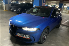 5 - 2023 Alfa Romeo Tonale 1.5 Hybrid Veloce 
