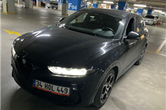 3 - 2023 Alfa Romeo Tonale 1.5 Hybrid Veloce 