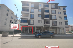 ÇORUM MERKEZ’DE SATILIK 128 M² DEPOLU DÜKKAN – YENİ BİNA, MASRAFSIZ