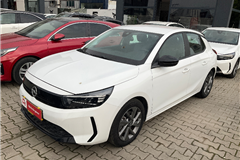 11 - 2025 Opel Corsa 1.2 Edition 