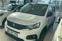 7 - 2023 Peugeot Rifter 1.5