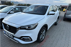 38 - 2024 MG HS 1.5 T-GDI Luxury 