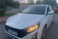 32 - 2024 Hyundai i20 1.4 MPI Jump 