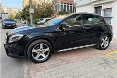 75 - 2018 Mercedes - Benz GLA 200 AMG AMG