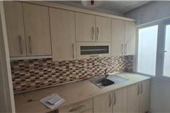 KARŞIYAKA ALAYBEY'DE KİRALIK BAKIMLI 2+1 DAİRE