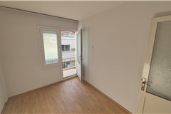 KARŞIYAKA ALAYBEY'DE KİRALIK BAKIMLI 2+1 DAİRE