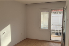 KARŞIYAKA ALAYBEY'DE KİRALIK BAKIMLI 2+1 DAİRE