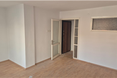 KARŞIYAKA ALAYBEY'DE KİRALIK BAKIMLI 2+1 DAİRE