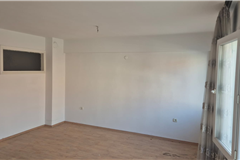 KARŞIYAKA ALAYBEY'DE KİRALIK BAKIMLI 2+1 DAİRE