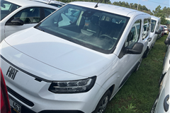 38 - 2025 Fiat Doblo Combi 