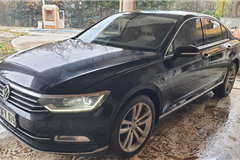 40 - 2018 Volkswagen Passat 1.6 TDI  HIGHLINE 