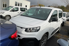 46 - 2025 Fiat Doblo Combi 1.5 Bluehdi Easy 