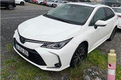 10 - 2023 Toyota Corolla 1.8 Hybrid Flame X-Pack 