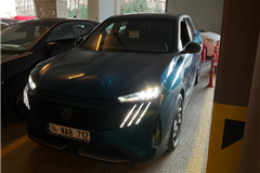 3 - 2025 Peugeot 3008 1.2 Hybrid Allure 