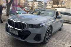 16 - 2025 BMW 5 Serisi 520i M Sport 