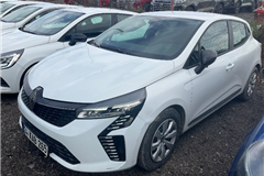 12 - 2023 Renault Clio 1.0 TCe Equilibre 