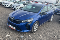 9 - 2023 Renault Clio 1.0 TCe Equilibre 