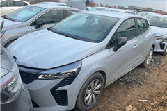 9 - 2023 Renault Clio 1.0 TCe Equilibre 