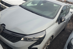 6 - 2023 Renault Clio 1.0 TCe Equilibre 