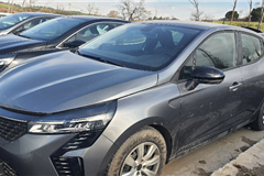 9 - 2024 Renault Clio 1.0 TCe Equilibre 