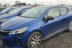 8 - 2023 Renault Clio 1.0 TCe Equilibre 