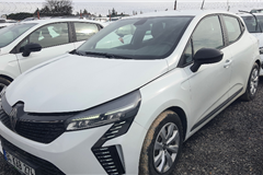 6 - 2023 Renault Clio 1.0 TCe Equilibre 